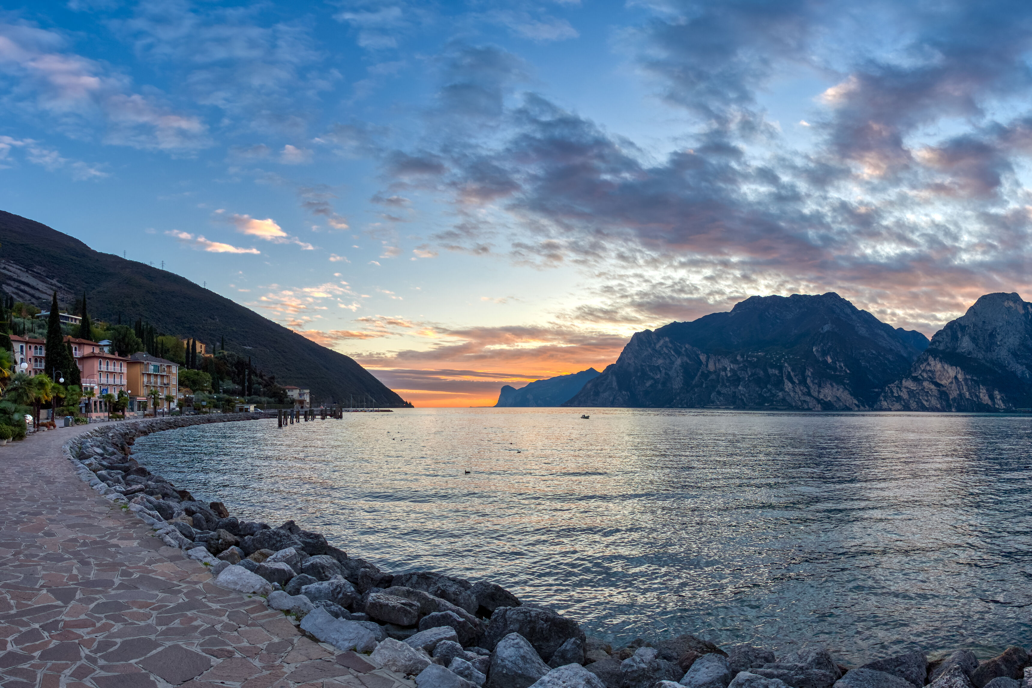 Vi faremo sentire <br class='d-none d-md-block' />a casa